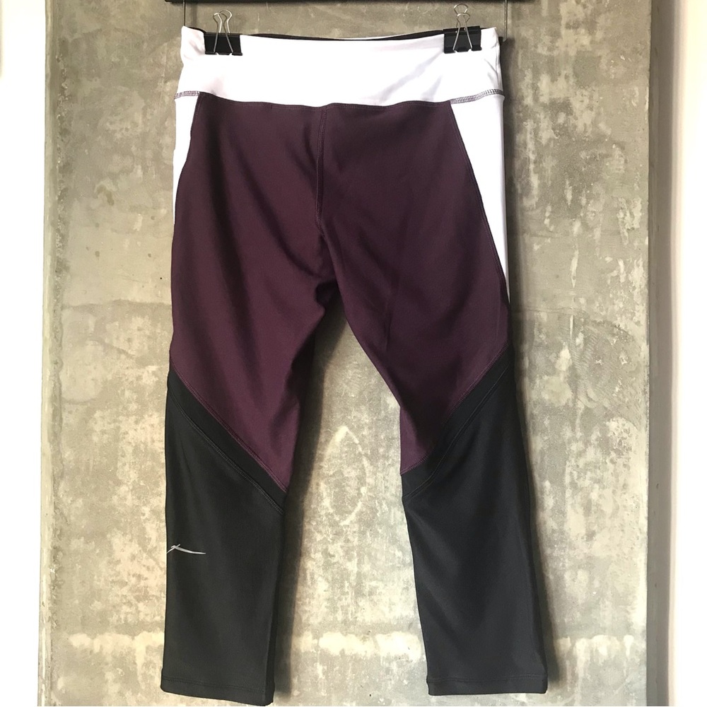 NWOT Gottex leggings Wine Red, Black & White - L